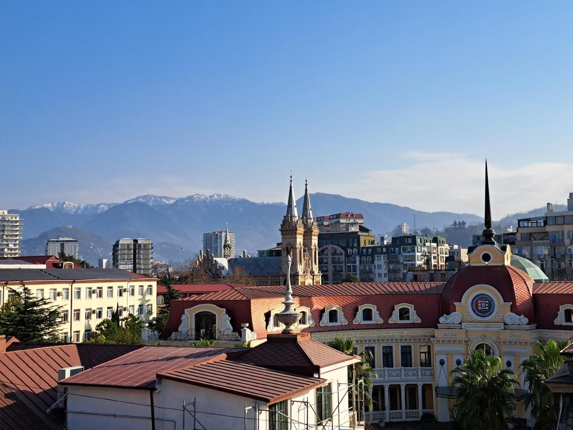 Karvi Hostel & Suites Батуми Экстерьер фото