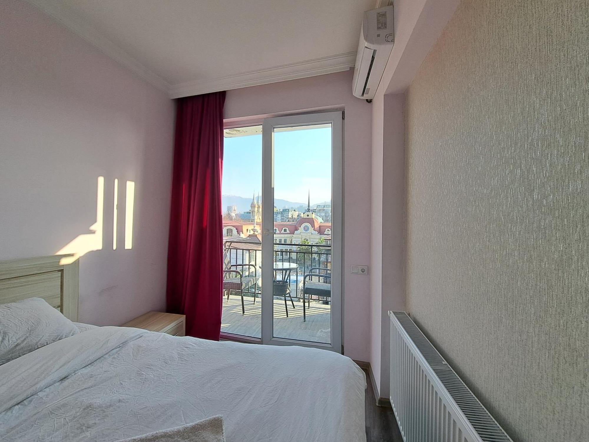 Karvi Hostel & Suites Батуми Экстерьер фото