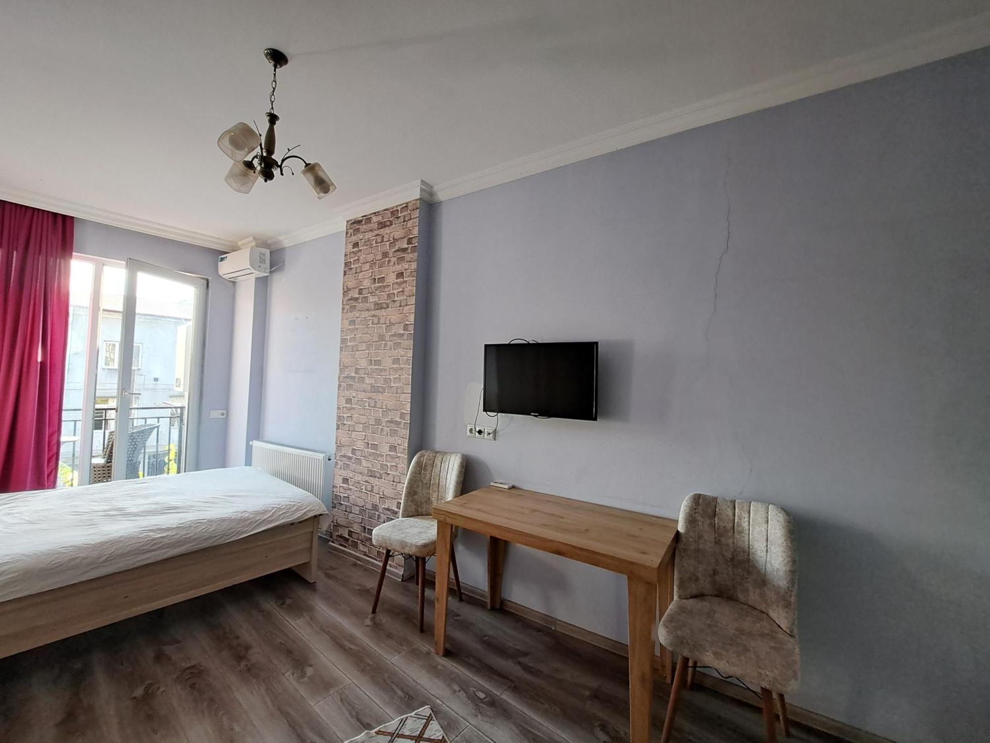 Karvi Hostel & Suites Батуми Экстерьер фото