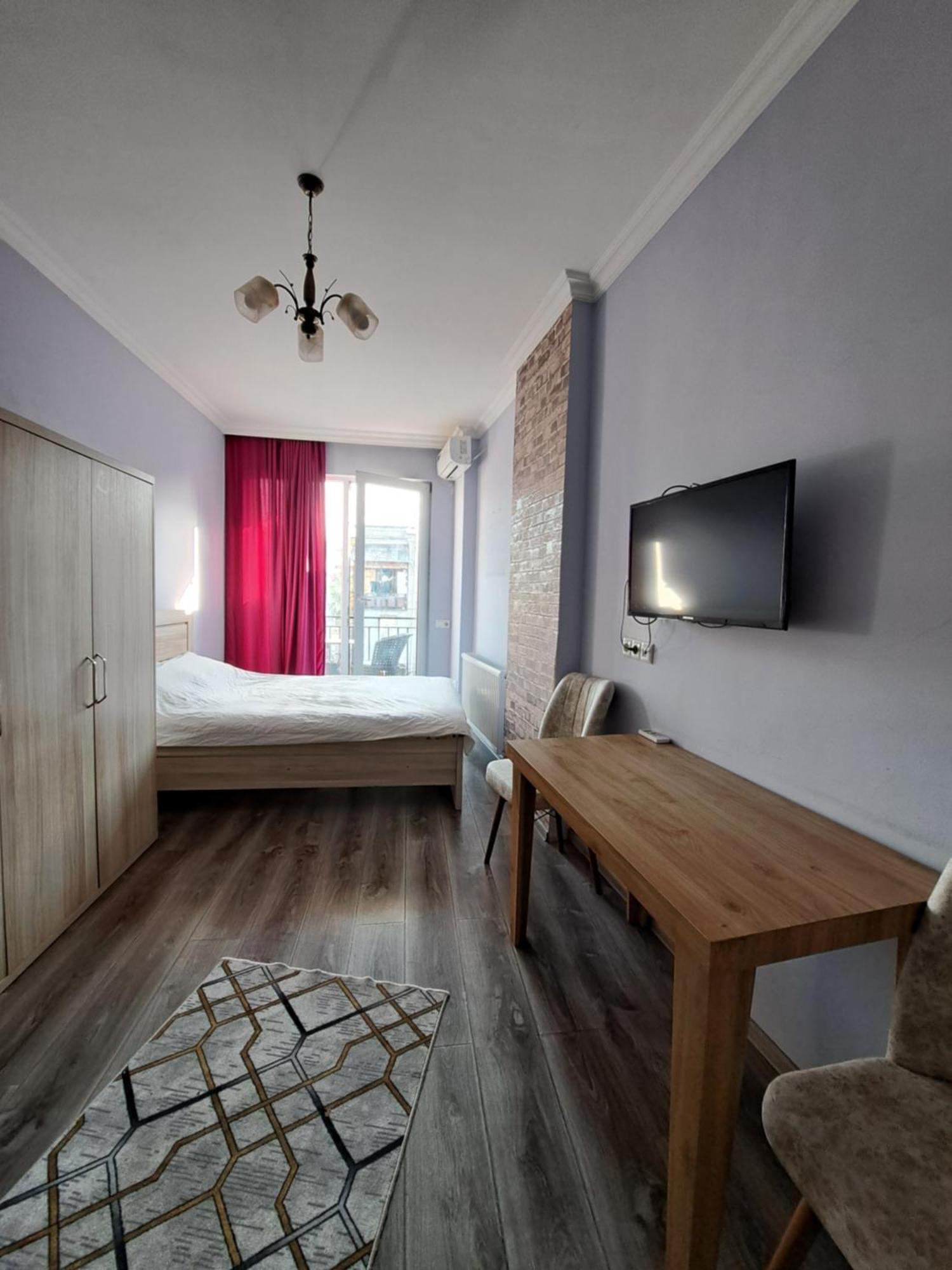 Karvi Hostel & Suites Батуми Экстерьер фото