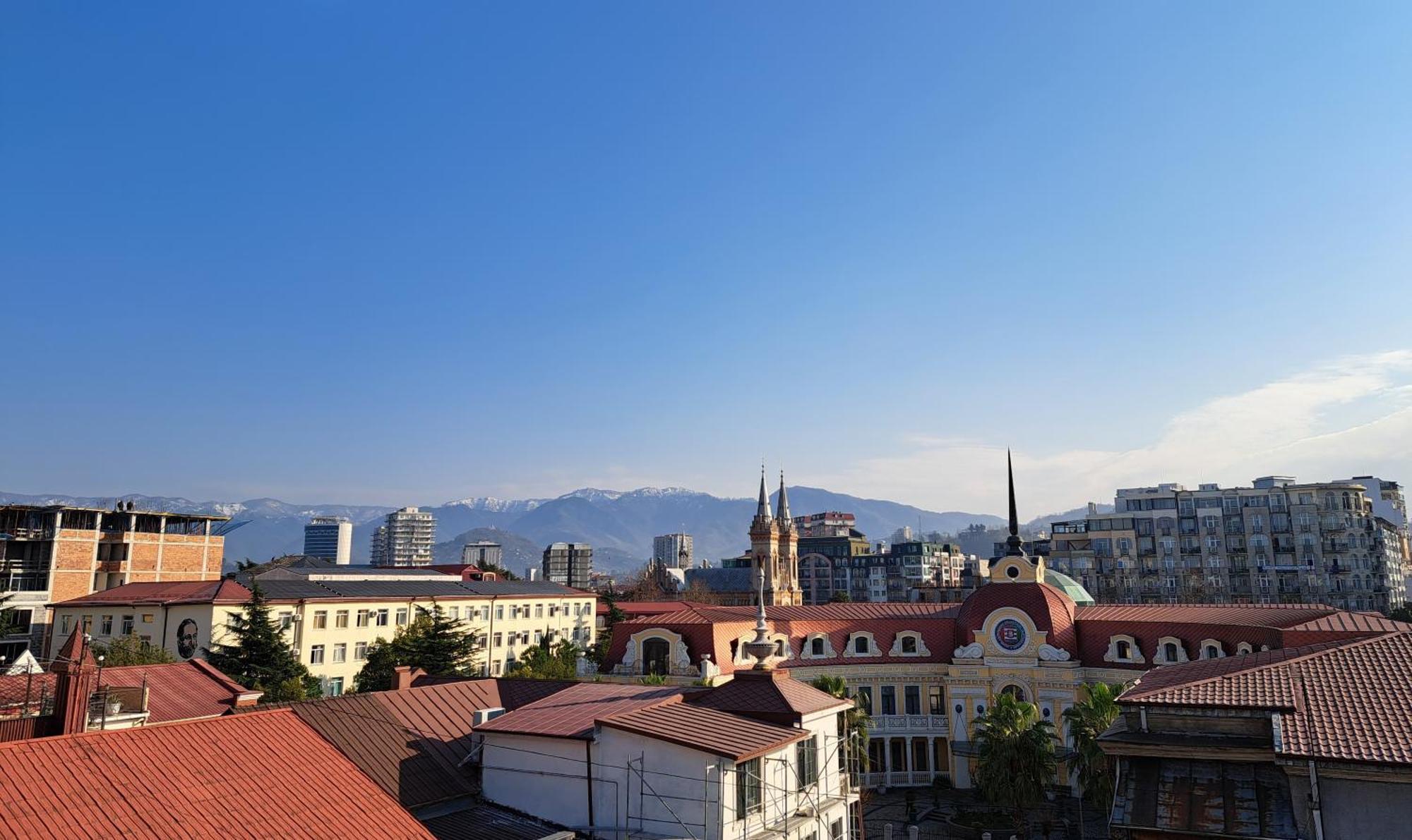 Karvi Hostel & Suites Батуми Экстерьер фото