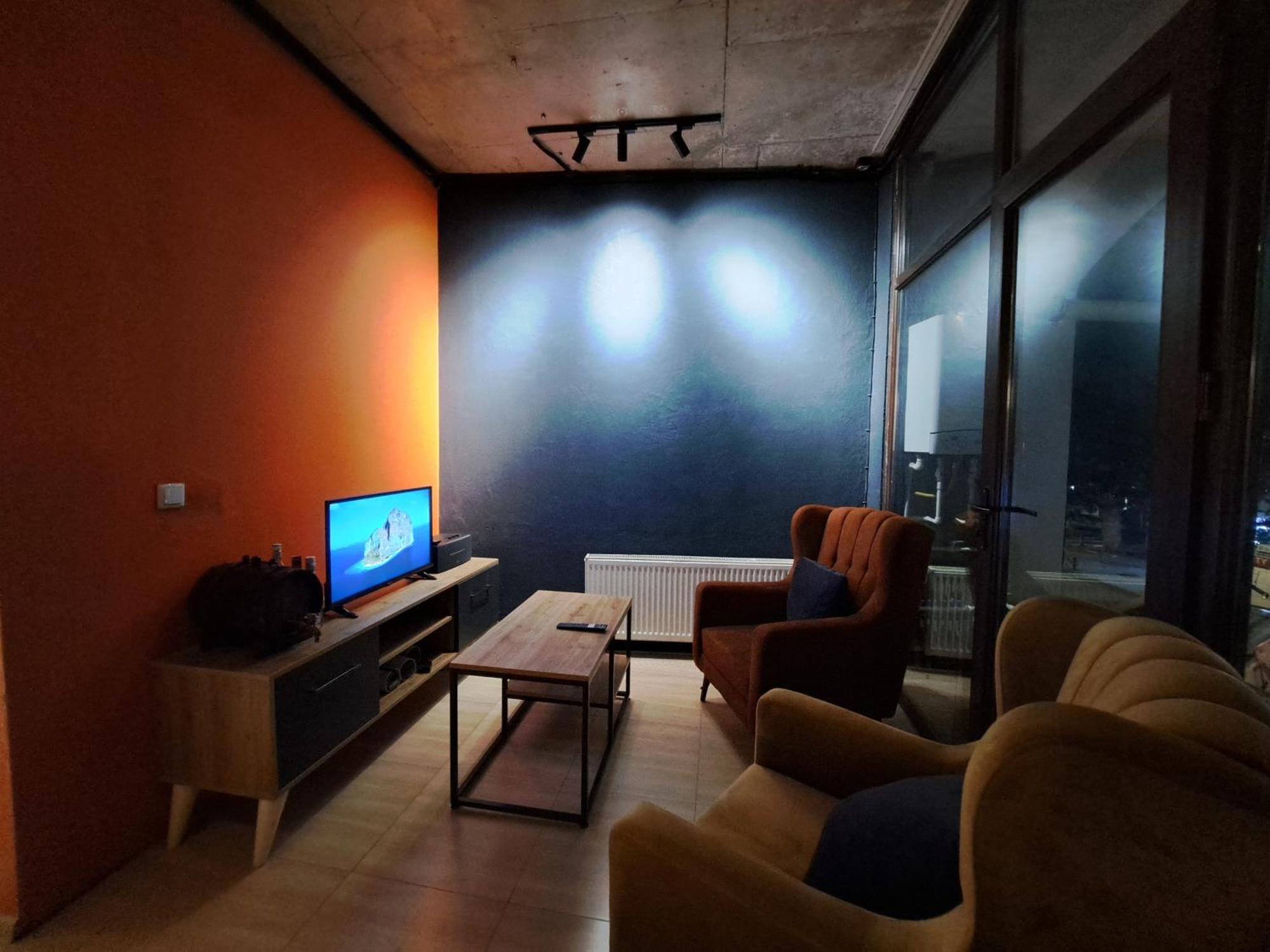 Karvi Hostel & Suites Батуми Экстерьер фото