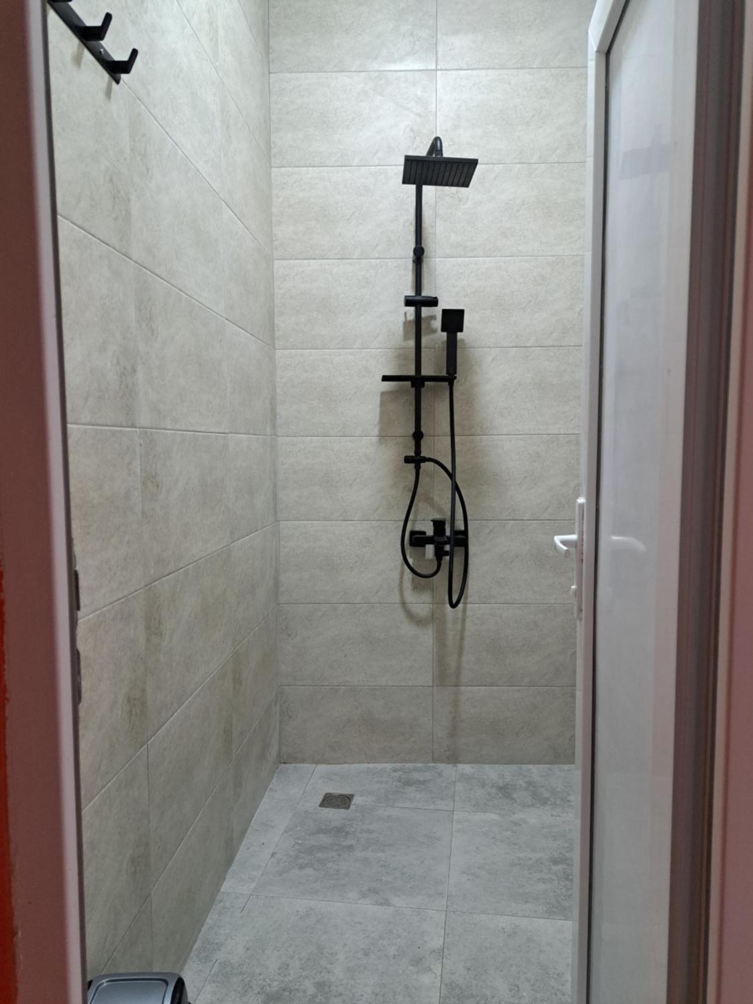 Karvi Hostel & Suites Батуми Экстерьер фото