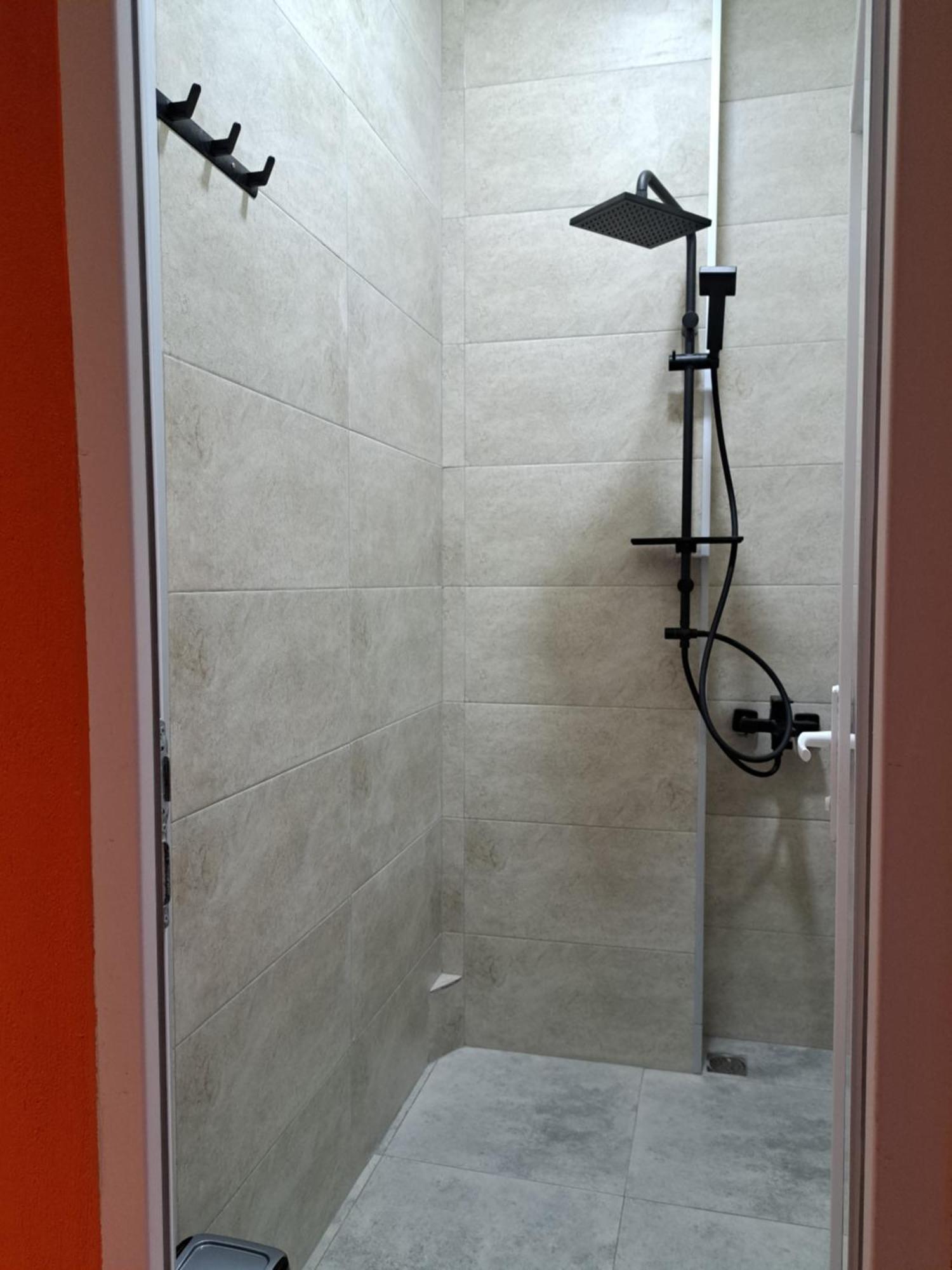 Karvi Hostel & Suites Батуми Экстерьер фото