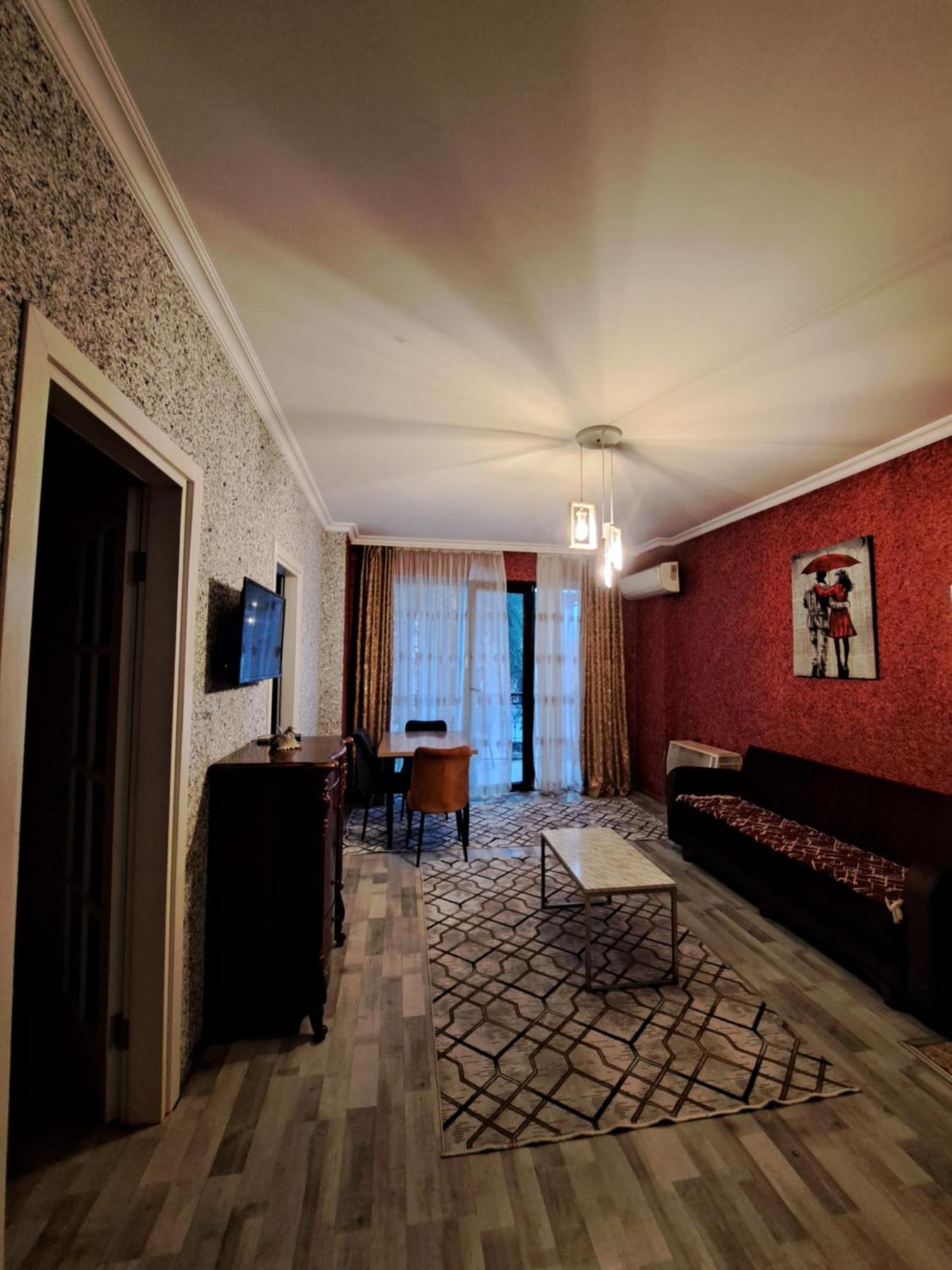 Karvi Hostel & Suites Батуми Экстерьер фото